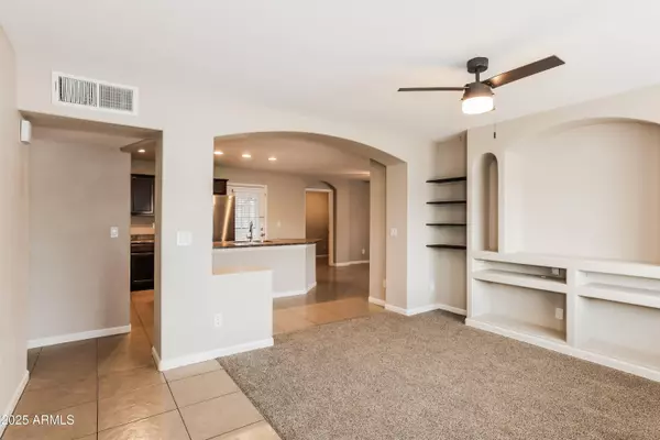 2931 W ASTER Drive, Phoenix, AZ 85029