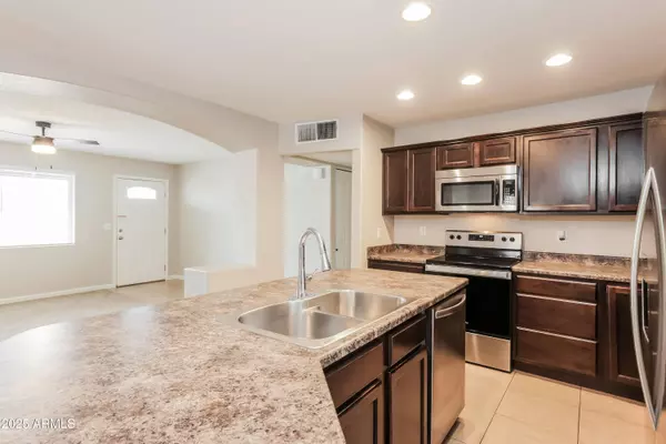 2931 W ASTER Drive, Phoenix, AZ 85029