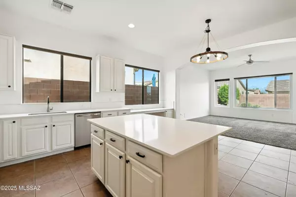 13122 N High Hawk Drive, Marana, AZ 85658