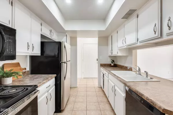 4124 W BOCA RATON Road, Phoenix, AZ 85053