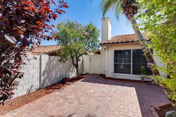 1619 E BLUEFIELD Avenue, Phoenix, AZ 85022