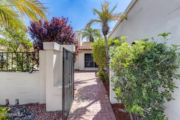 1619 E BLUEFIELD Avenue, Phoenix, AZ 85022