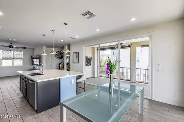 709 W FLINTLOCK Way, Chandler, AZ 85286