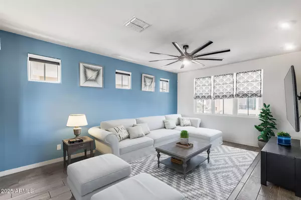 709 W FLINTLOCK Way, Chandler, AZ 85286