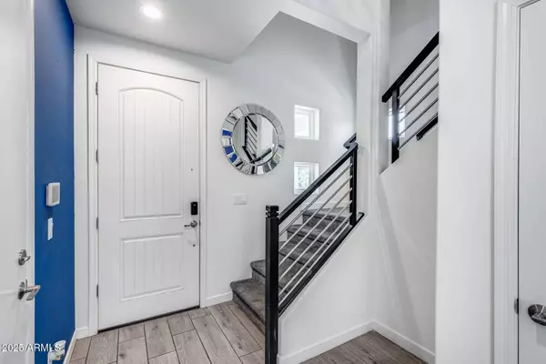 709 W FLINTLOCK Way, Chandler, AZ 85286