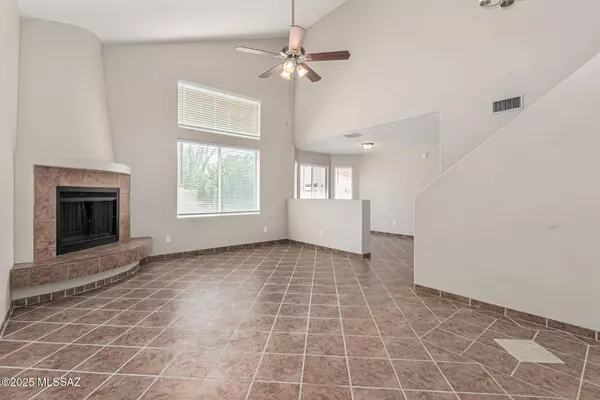 3615 W Mesa Ridge Trail, Tucson, AZ 85742