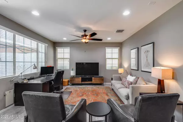 2143 S WADE Drive, Gilbert, AZ 85295