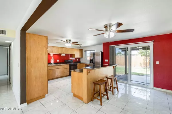 1637 N CHERRY Circle, Mesa, AZ 85201