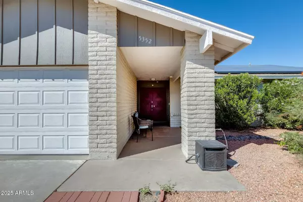 5352 W PORT AU PRINCE Lane, Glendale, AZ 85306
