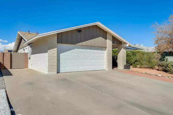 5352 W PORT AU PRINCE Lane, Glendale, AZ 85306