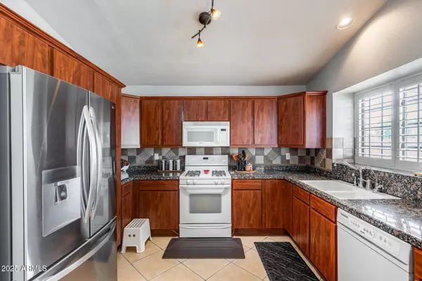 16814 S 32ND Place, Phoenix, AZ 85048