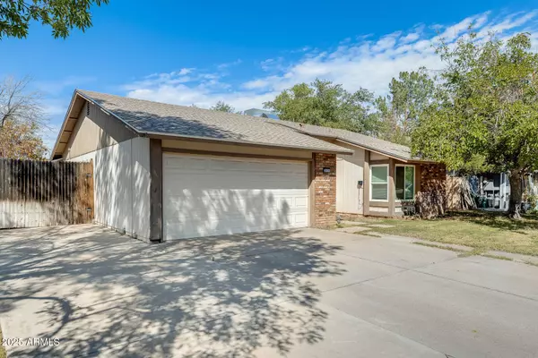 3138 E EMELITA Avenue, Mesa, AZ 85204