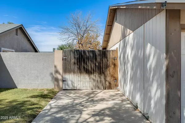 3138 E EMELITA Avenue, Mesa, AZ 85204