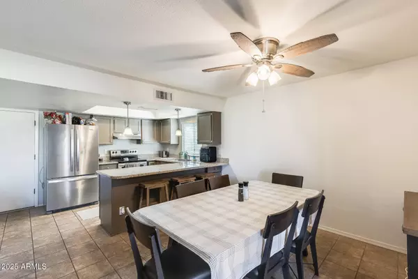 3138 E EMELITA Avenue, Mesa, AZ 85204