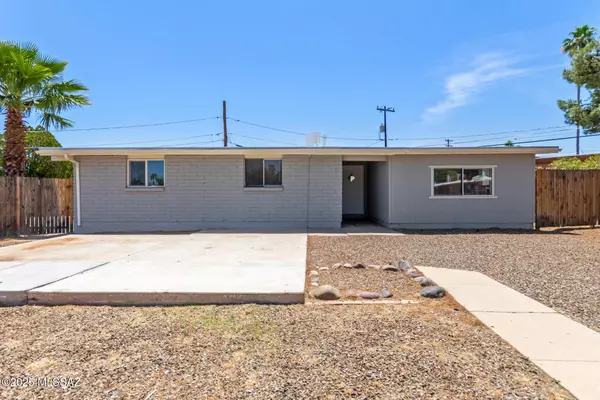 30 N Avenida De La Madero, Tucson, AZ 85710