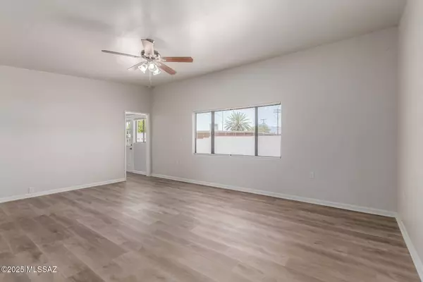 30 N Avenida De La Madero, Tucson, AZ 85710