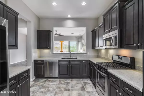 12128 W DESERT MIRAGE Drive, Peoria, AZ 85383