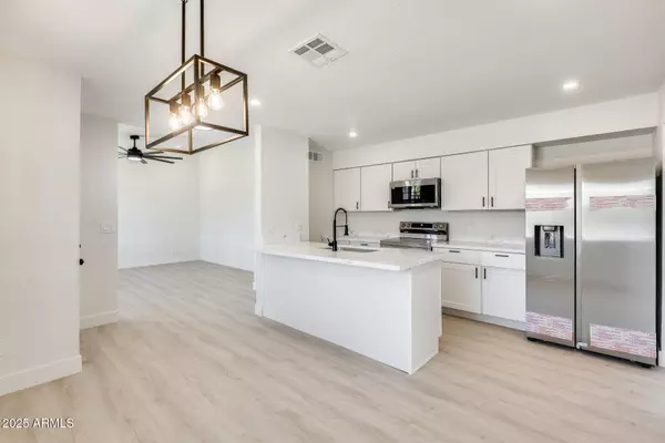 3104 N SENECA Court, Chandler, AZ 85224