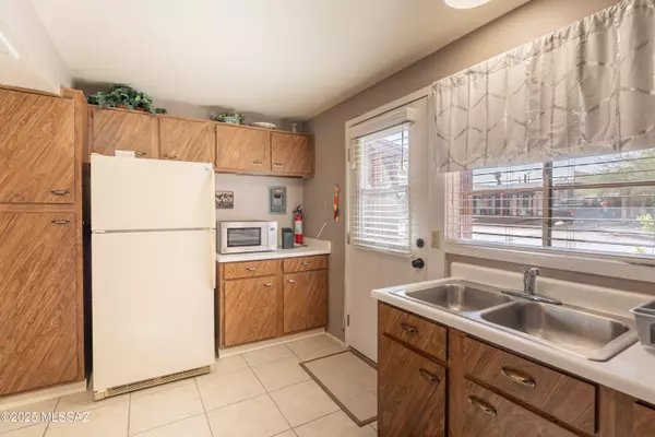 174 S Paseo Tierra  #C, Green Valley, AZ 85614