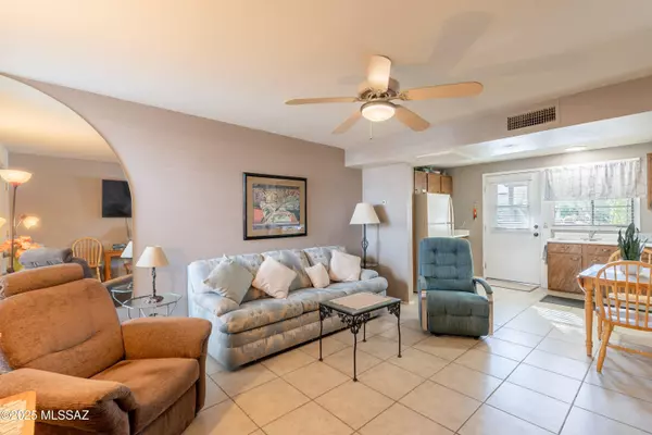 174 S Paseo Tierra  #C, Green Valley, AZ 85614