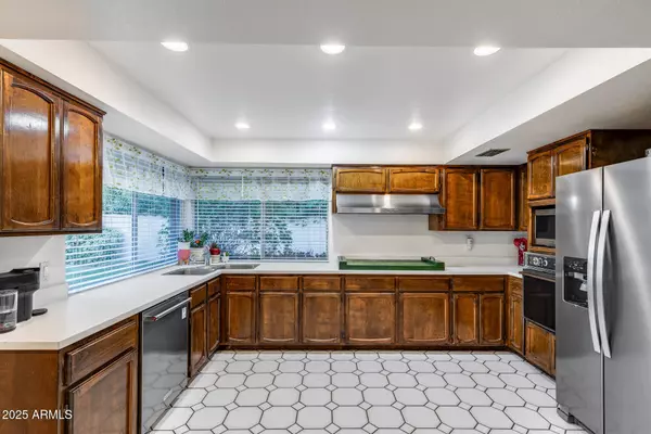 7606 W WAGONER Road, Glendale, AZ 85308