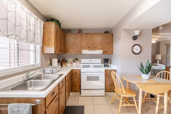 174 S Paseo Tierra  #C, Green Valley, AZ 85614