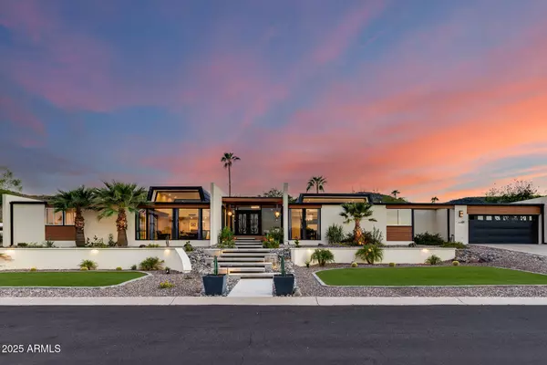 707 W SURREY Avenue, Phoenix, AZ 85029