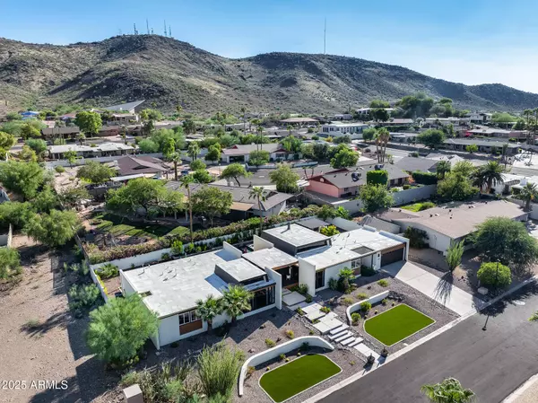 707 W SURREY Avenue, Phoenix, AZ 85029