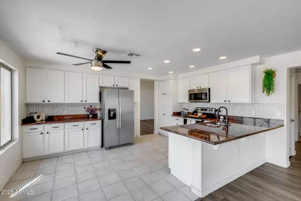 17724 N LUPINE Trail, Surprise, AZ 85374