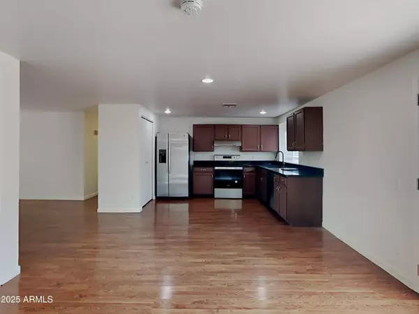 6214 W ZOE ELLA Way, Glendale, AZ 85306