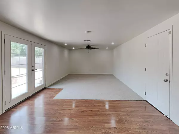 6214 W ZOE ELLA Way, Glendale, AZ 85306