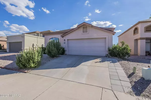 10016 E Paseo San Ardo, Tucson, AZ 85747