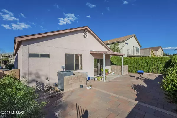 10016 E Paseo San Ardo, Tucson, AZ 85747