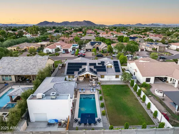 8425 W LOUISE Court, Peoria, AZ 85383