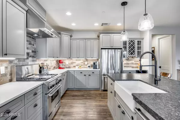 8425 W LOUISE Court, Peoria, AZ 85383