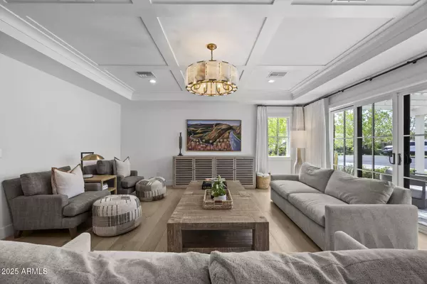 4636 E CALLE VENTURA --, Phoenix, AZ 85018