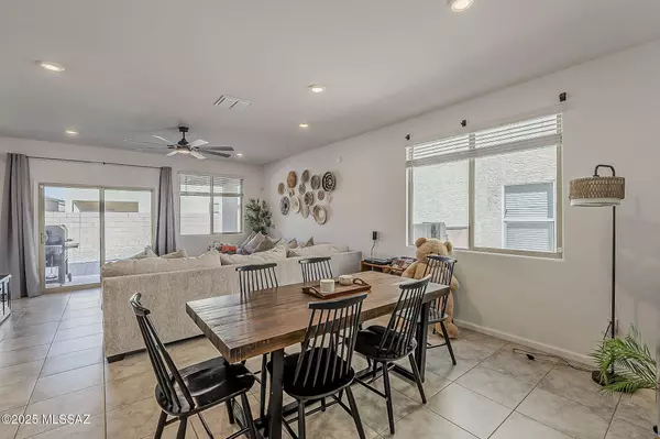 7860 S Ivy Hollow Avenue, Tucson, AZ 85757