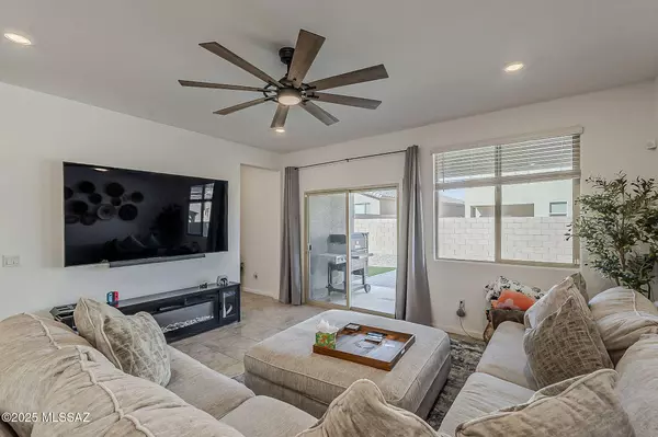 7860 S Ivy Hollow Avenue, Tucson, AZ 85757