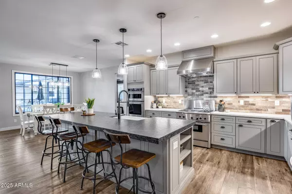 8425 W LOUISE Court, Peoria, AZ 85383