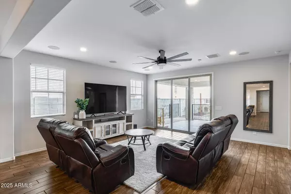 19613 W PINCHOT Drive, Buckeye, AZ 85396