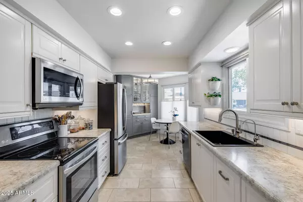 10461 W CAMPANA Drive, Sun City, AZ 85351