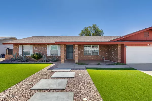 2433 E ENROSE Street, Mesa, AZ 85213