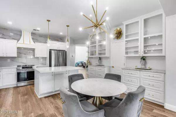 1711 W BIG OAK Street, Phoenix, AZ 85085