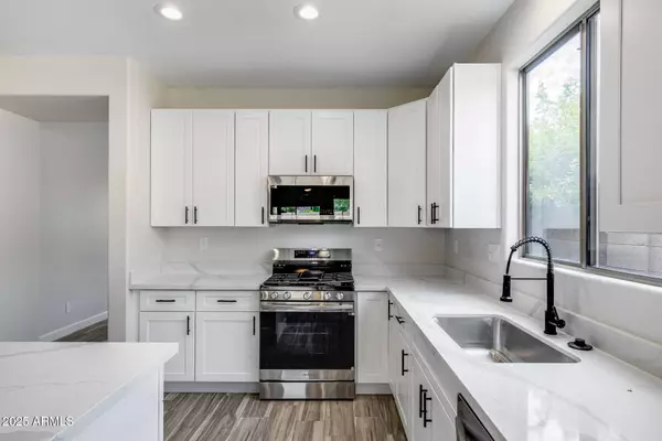 39731 N HIGH NOON Way, Phoenix, AZ 85086