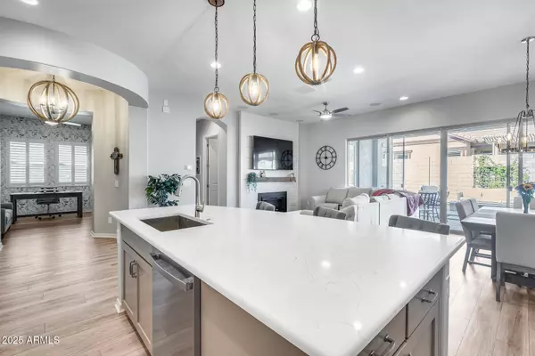 4300 E JOHN Street, Gilbert, AZ 85295