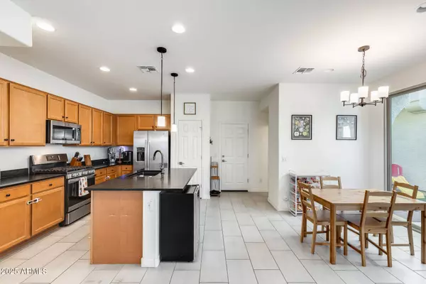 5742 W ILLINI Street, Phoenix, AZ 85043