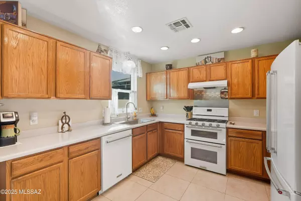 9390 E Field Canyon Place, Tucson, AZ 85710