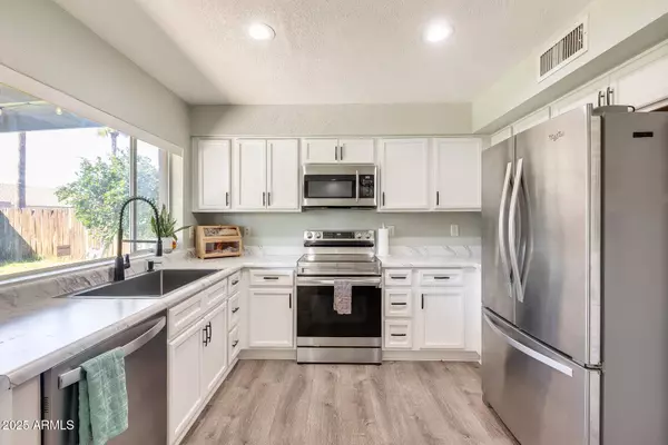 4117 W WINDROSE Drive, Phoenix, AZ 85029