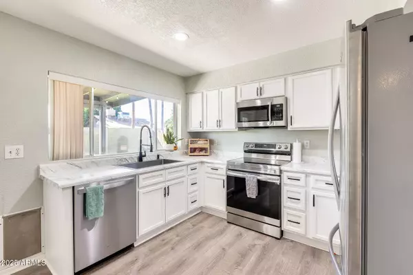 4117 W WINDROSE Drive, Phoenix, AZ 85029