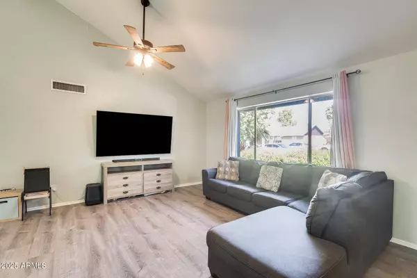 4117 W WINDROSE Drive, Phoenix, AZ 85029